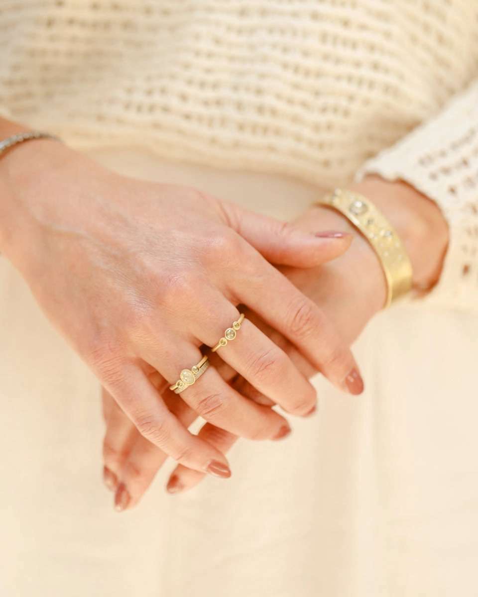 Petite Queen Bee Ring- 18ky   Diamonds Vivid Accent Designer Craft