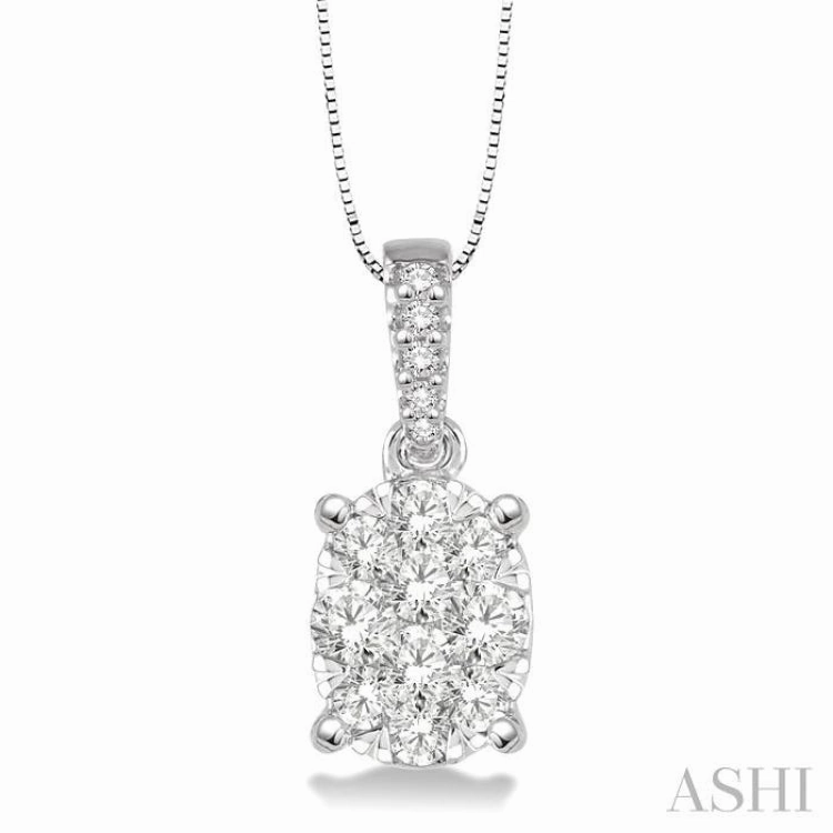 1/3 Ctw Oval Shape Diamond Lovebright Pendant in 14K White Gold with Chain Modern Detail Timeless Gift