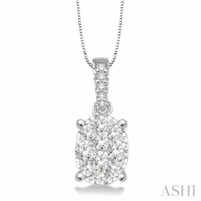 1/3 Ctw Oval Shape Diamond Lovebright Pendant in 14K White Gold with Chain Modern Detail Timeless Gift