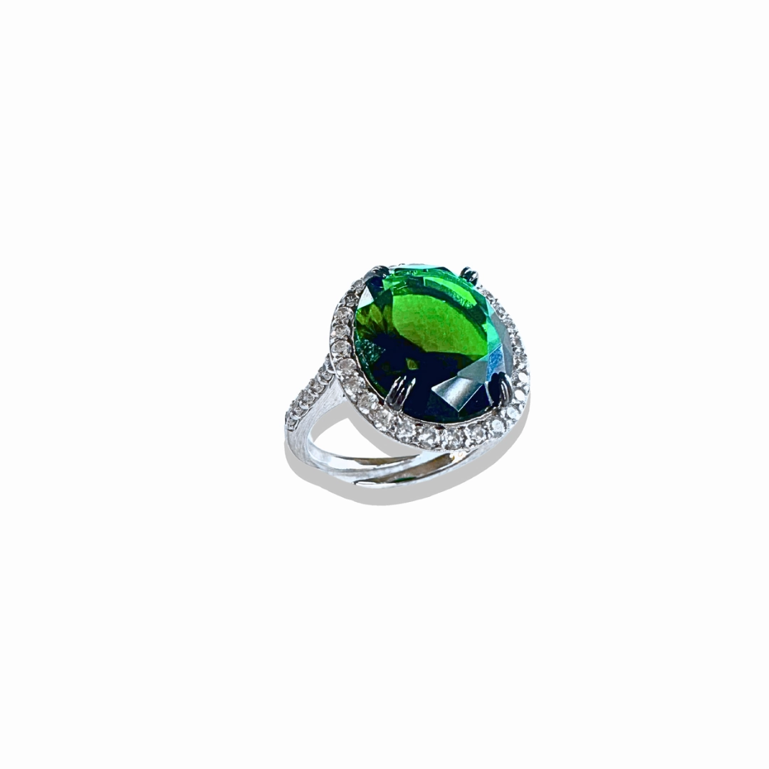 Chic Finish Sparkling Design Fayre Emerald Green Ring