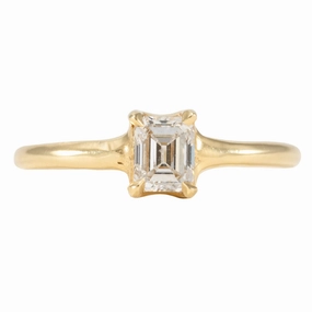 Glamorous Finish Bold Style Reservoir Solitaire Emerald Cut Ring - 18ky   Diamond
