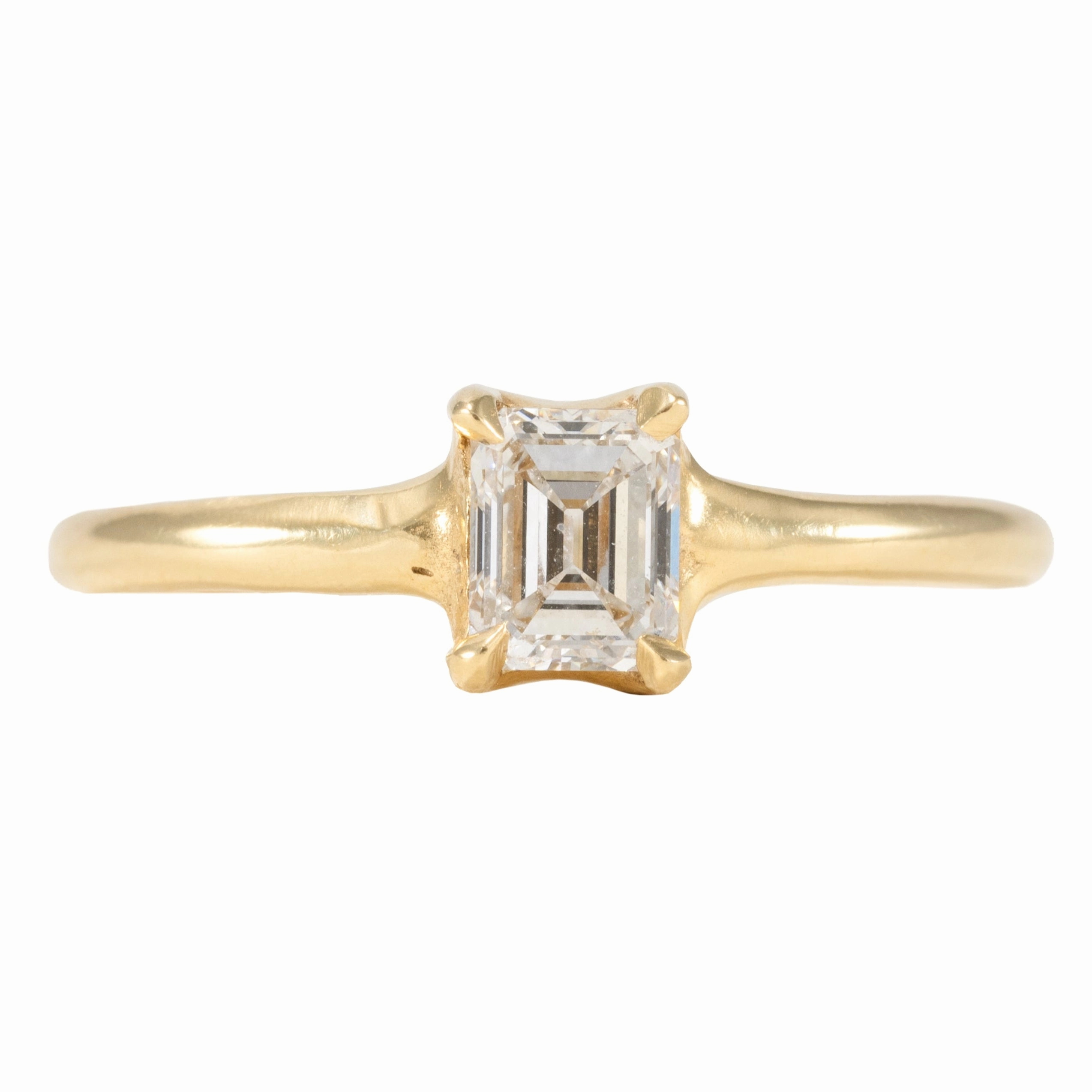 Glamorous Finish Bold Style Reservoir Solitaire Emerald Cut Ring - 18ky   Diamond