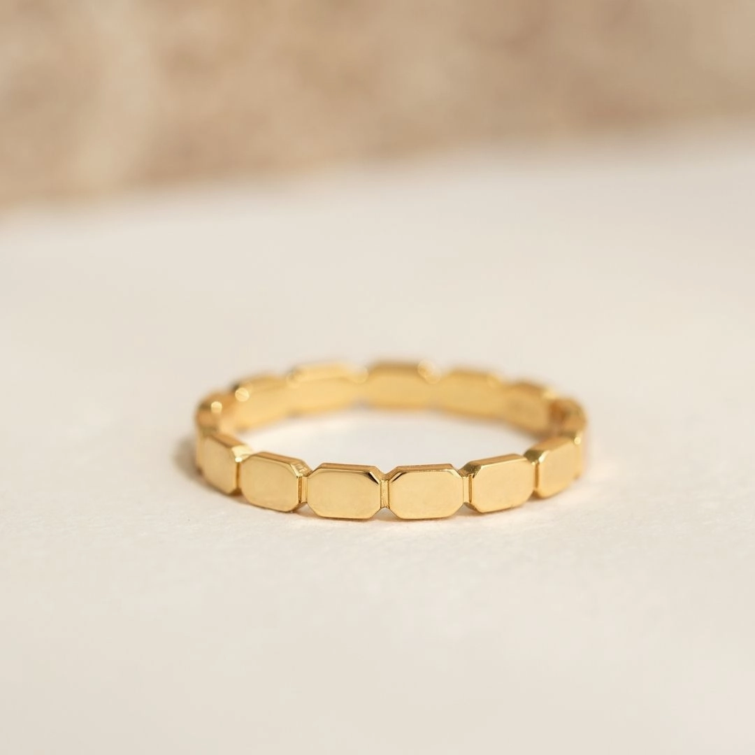 Ribbed Gold Ring - Mika Sparkle Touch