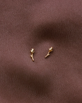 Sophisticated Design Graceful Decor Rosebud Studs