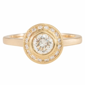 Round Diamond Channel Halo Ring - 18ky Gold   VS Diamonds Handcrafted Work Graceful Flow