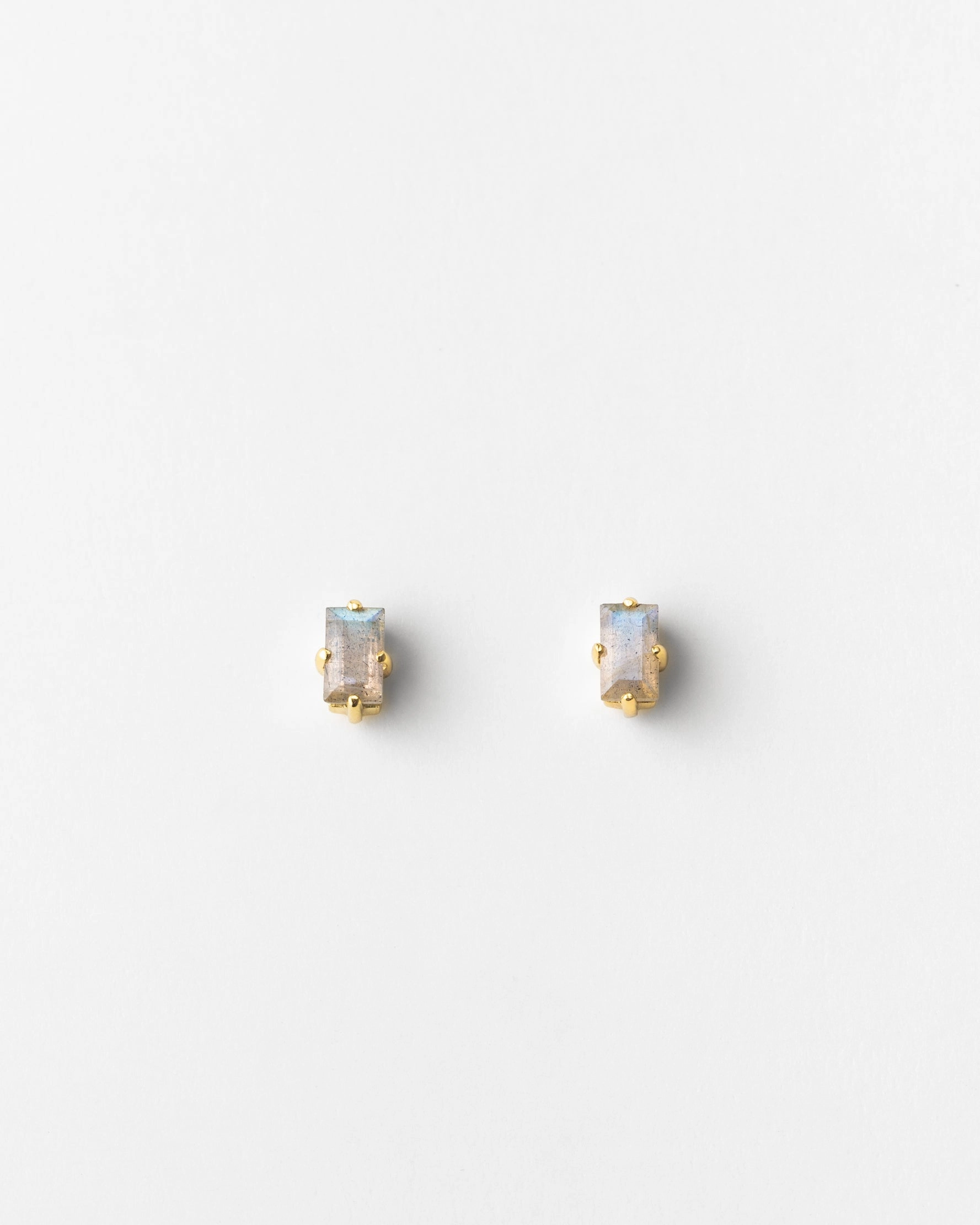 Beautiful Decoration Labradorite Grand Baguette Studs