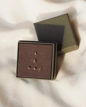 Punctuation Stud Set Decorative Essential