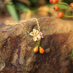 Casual Chic Shining Detail Sweet Pear Flower Necklace