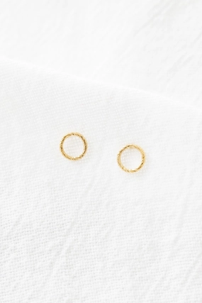 Comfortable Choice Twisted Orbit Studs