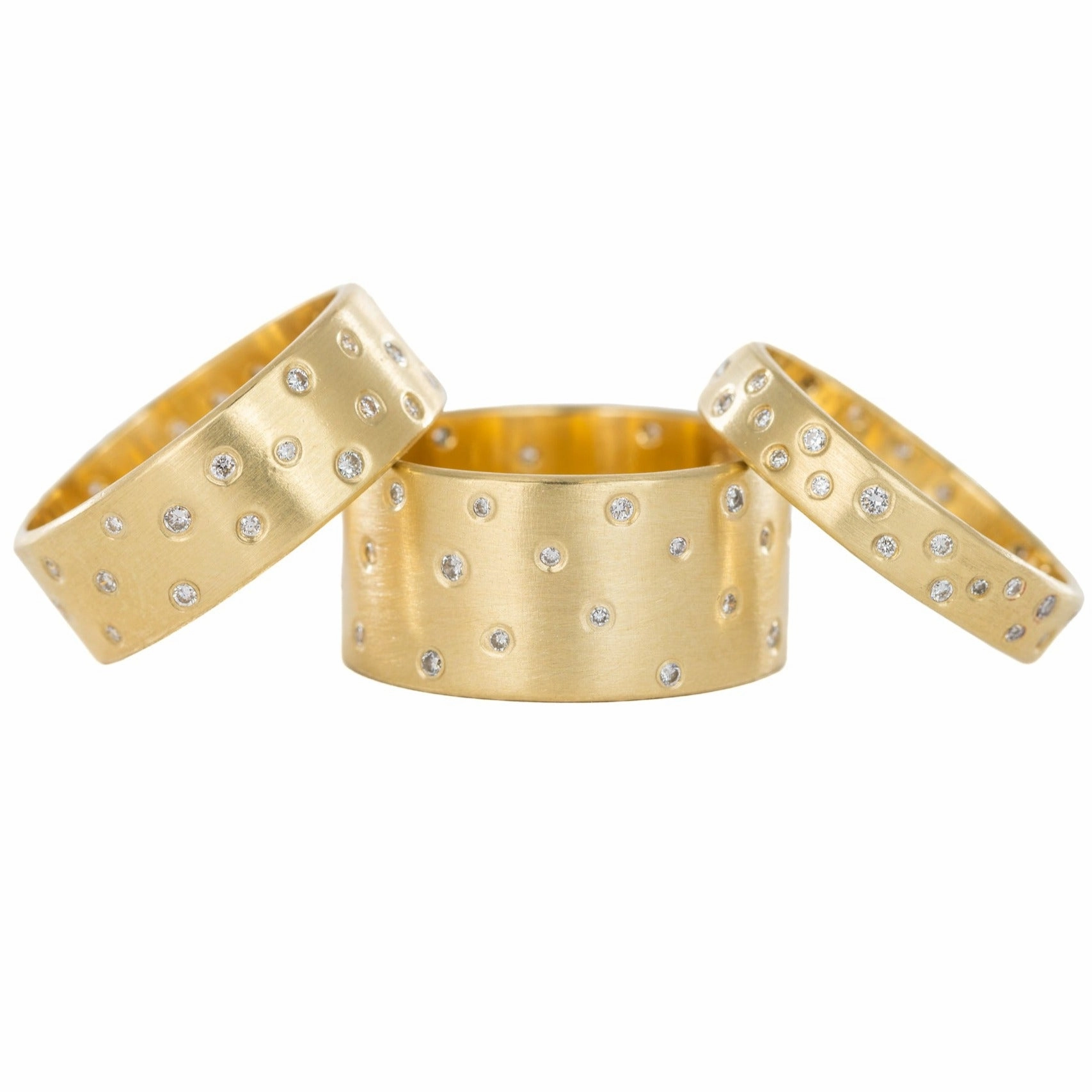 18ky Gold Scattered Diamond Band (Diamonds All The Way Around) - 4mm, 7mm, 10mm Impressive Finish