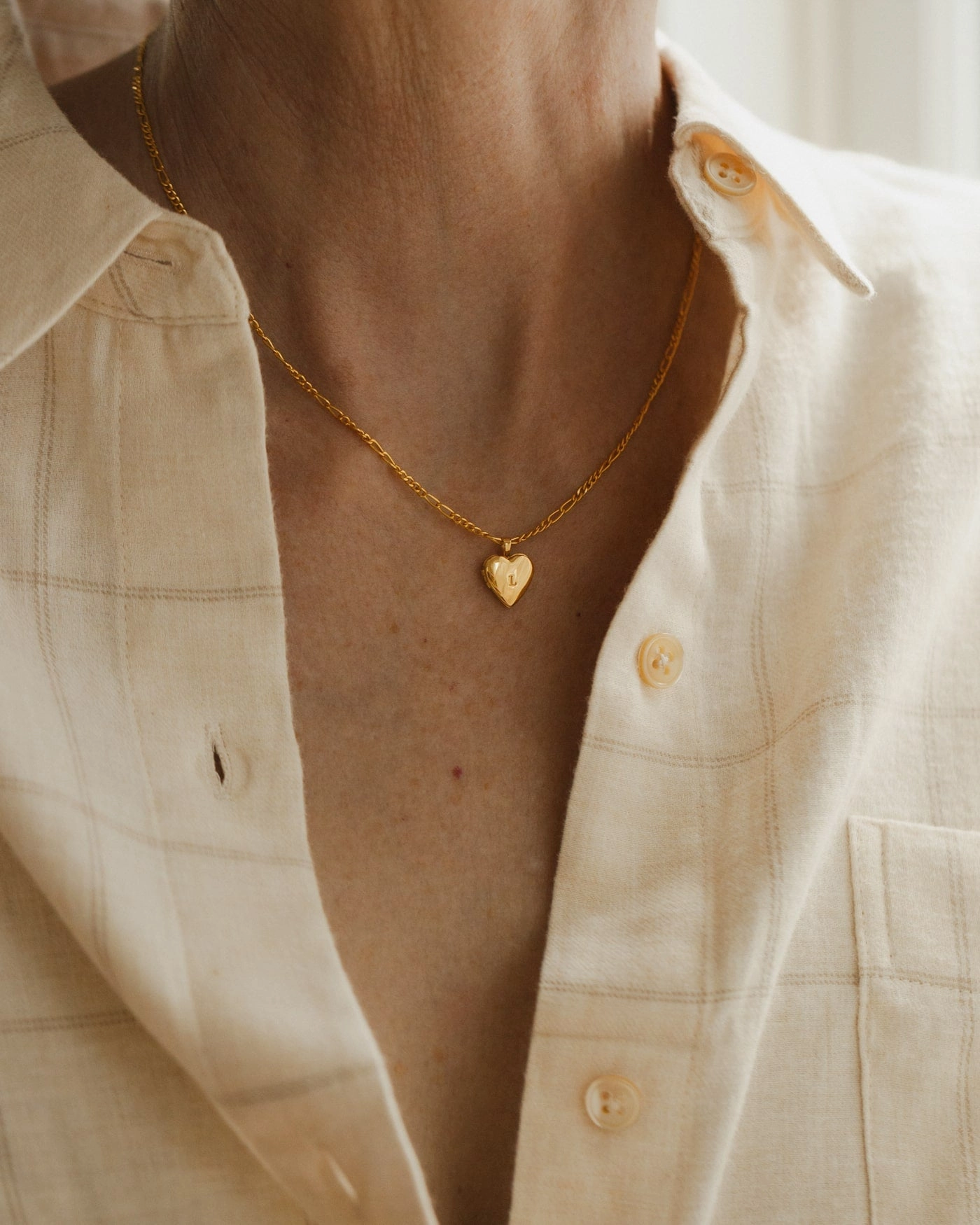 Autumn Gift Sleek Detail Micro Heart Locket Necklace