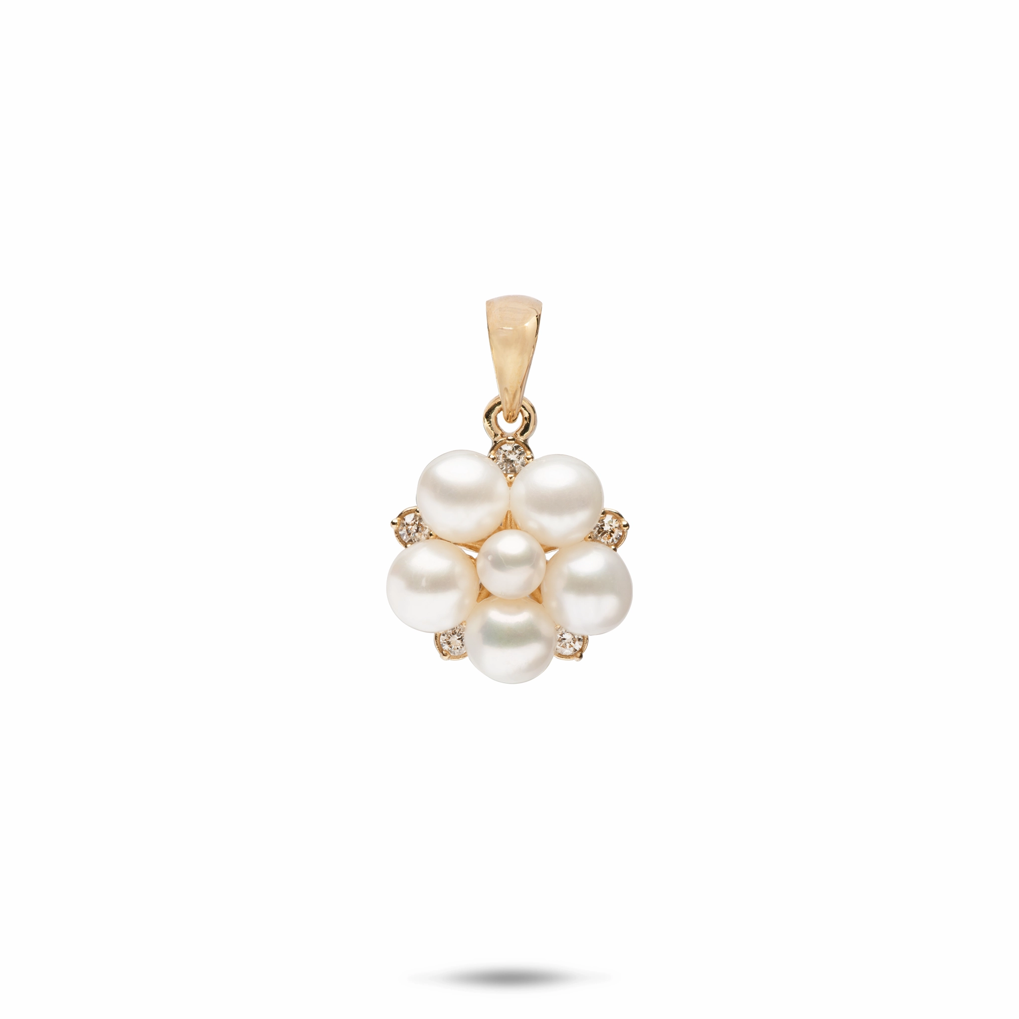 Fresh Feature Furnishing Item Tiny Bubbles Freshwater White Pearl Pendant in Gold with Diamonds