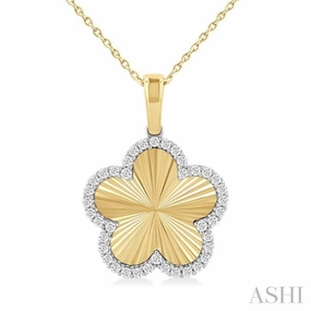 1/4 Ctw Fluted Texture Clover Round Cut Diamond Fashion Pendant With Chain in 14K Yellow and White Gold Office Accent Exquisite Adornment