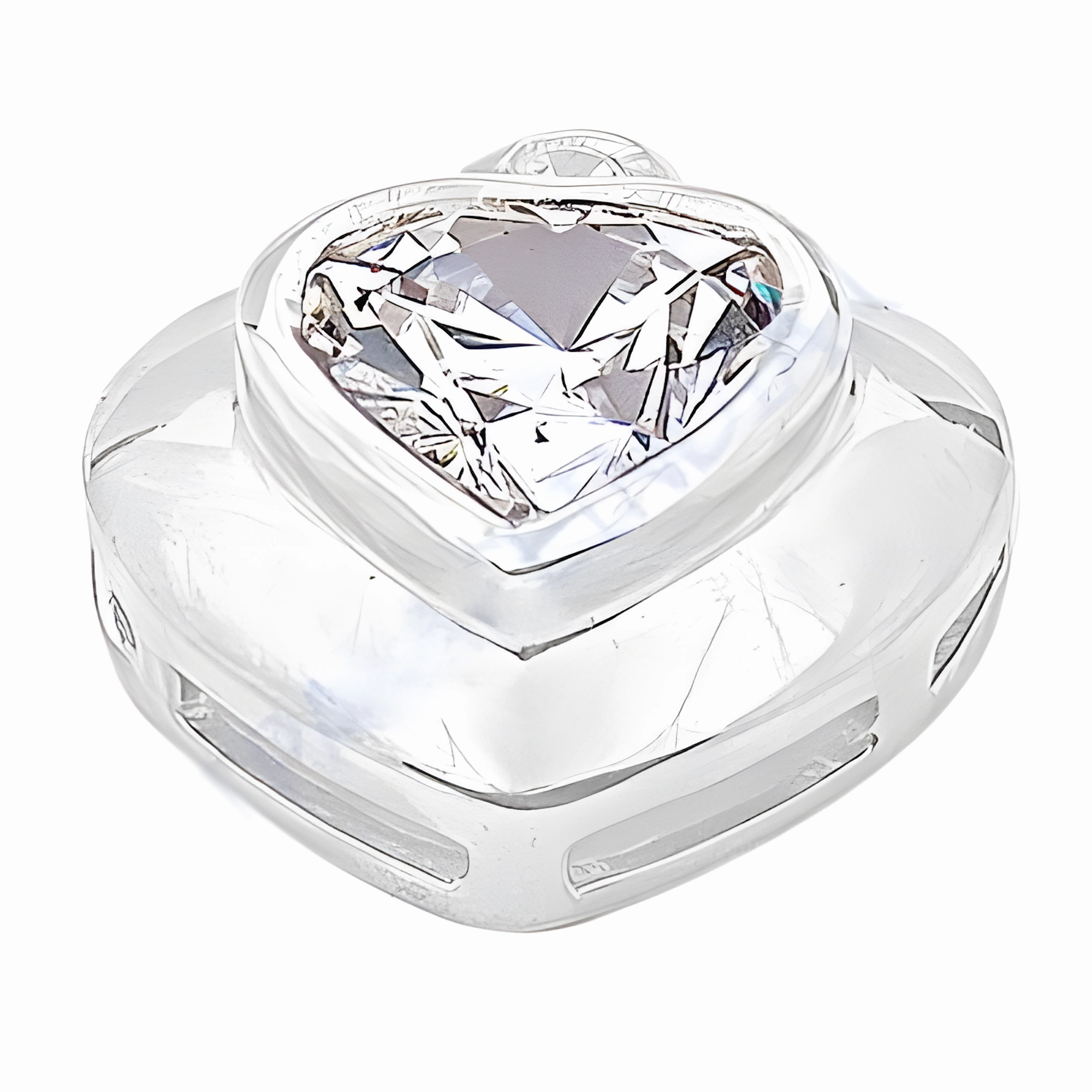 Creative Soul Artisan Detail Elegant Silver Pendant with Simple Heart-Shaped Cubic Zirconia Gemstone