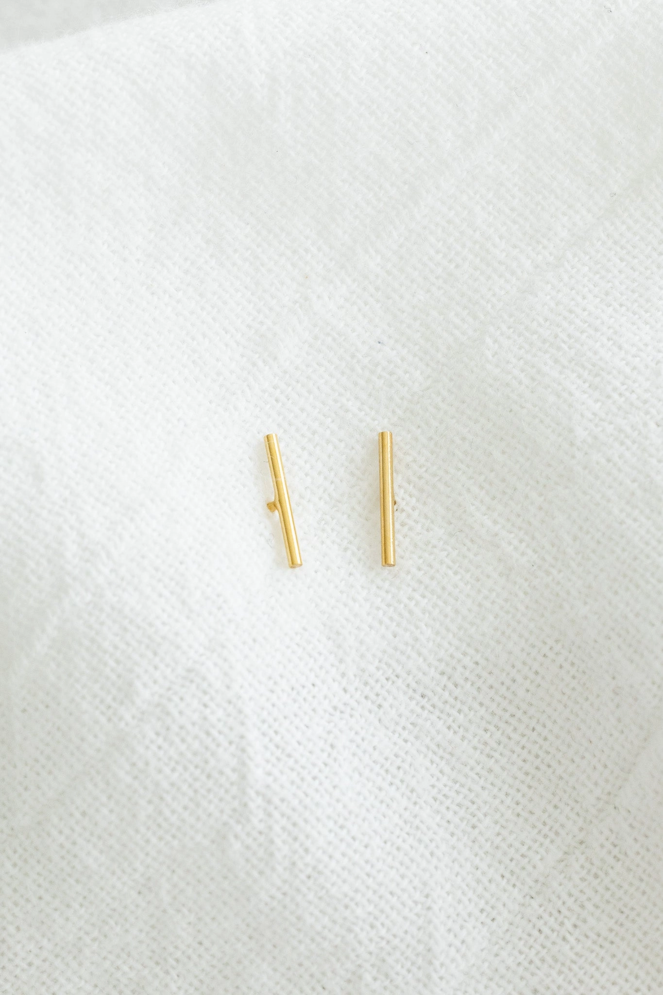 Line Studs Fashionable Jewelry Glittering Product